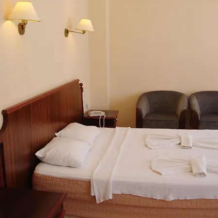 Simin Hotel 3*